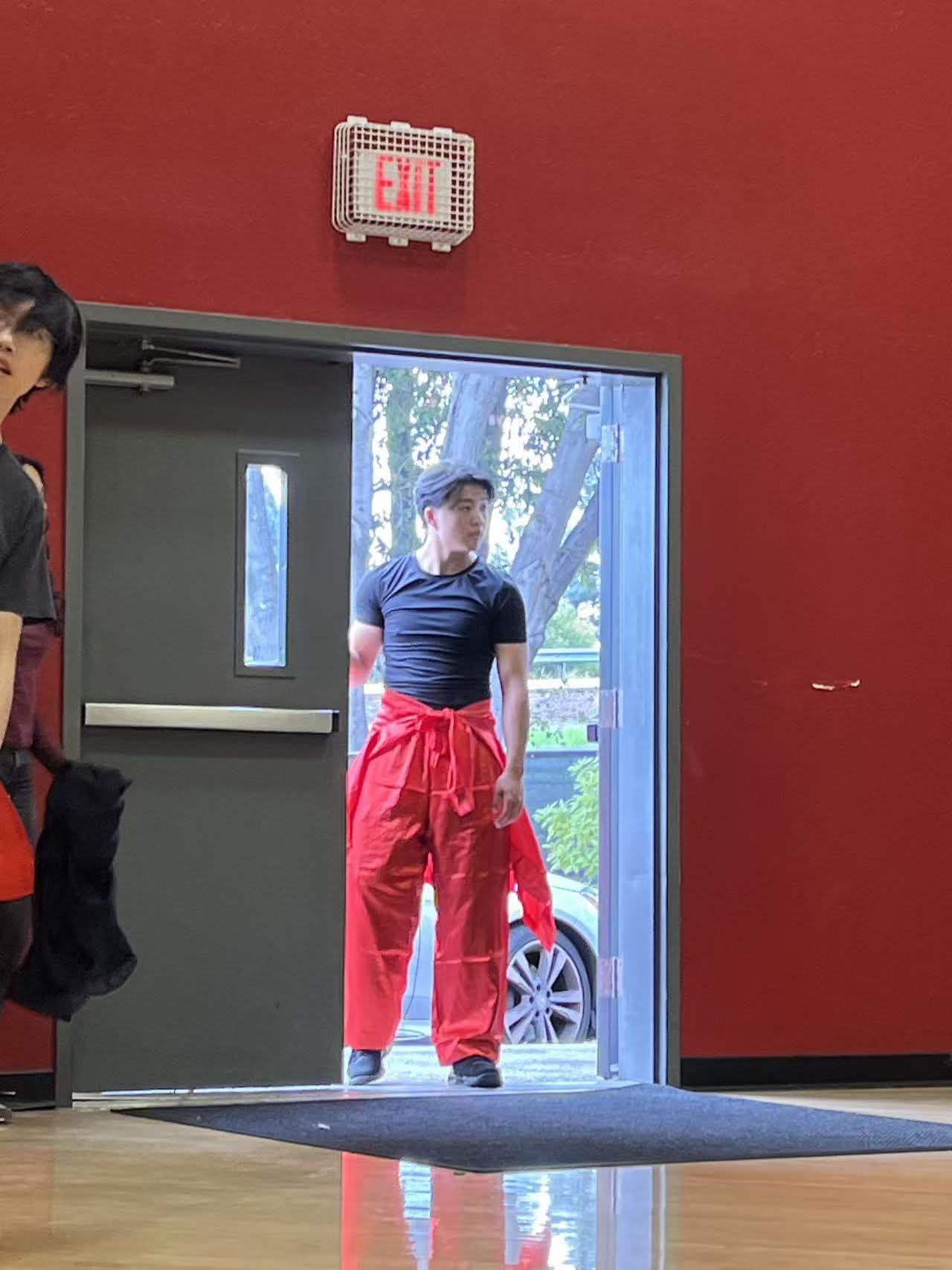 Backstage in red — 2025