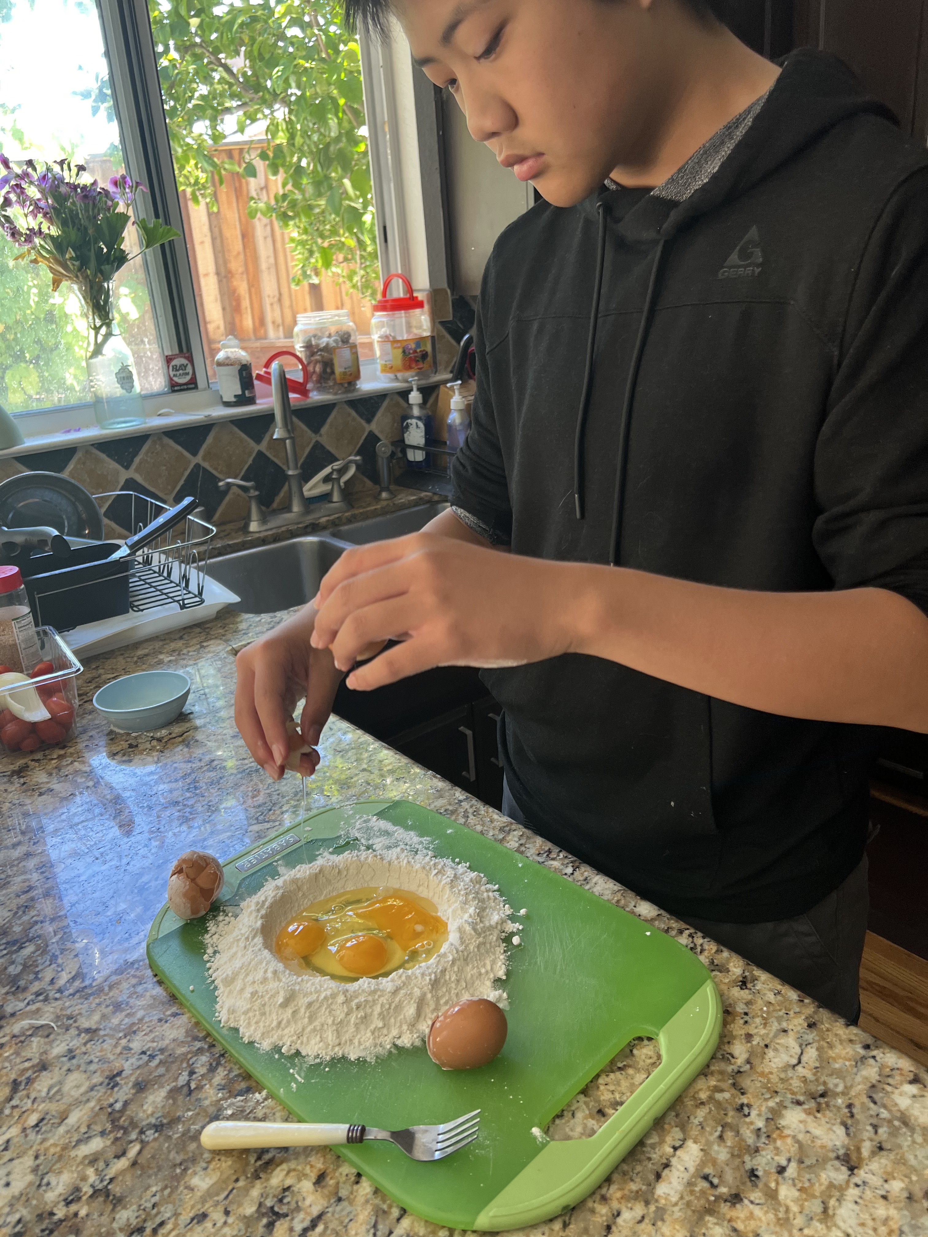 Eggs into the flour
