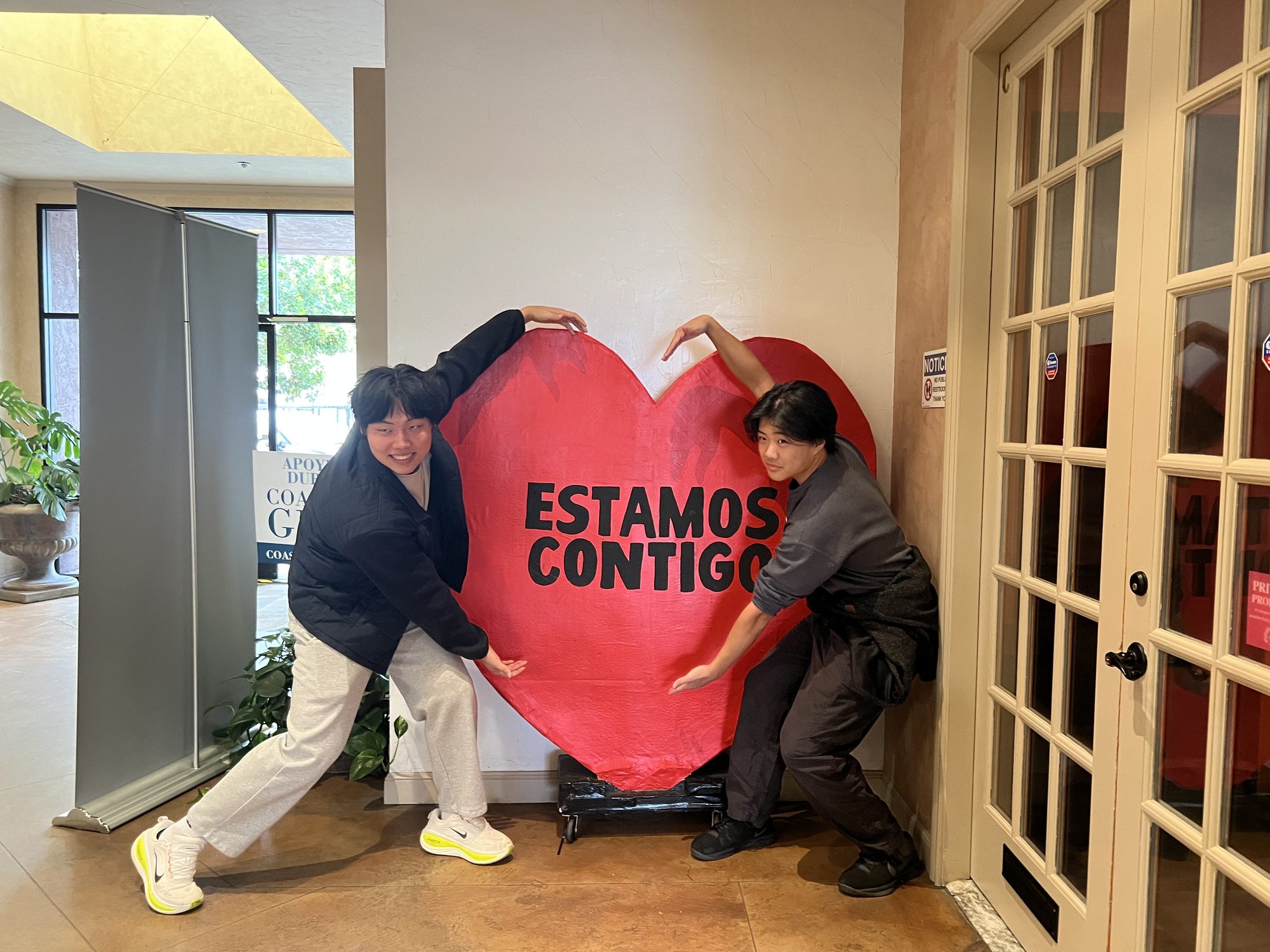 With the heart — “Estamos contigo”